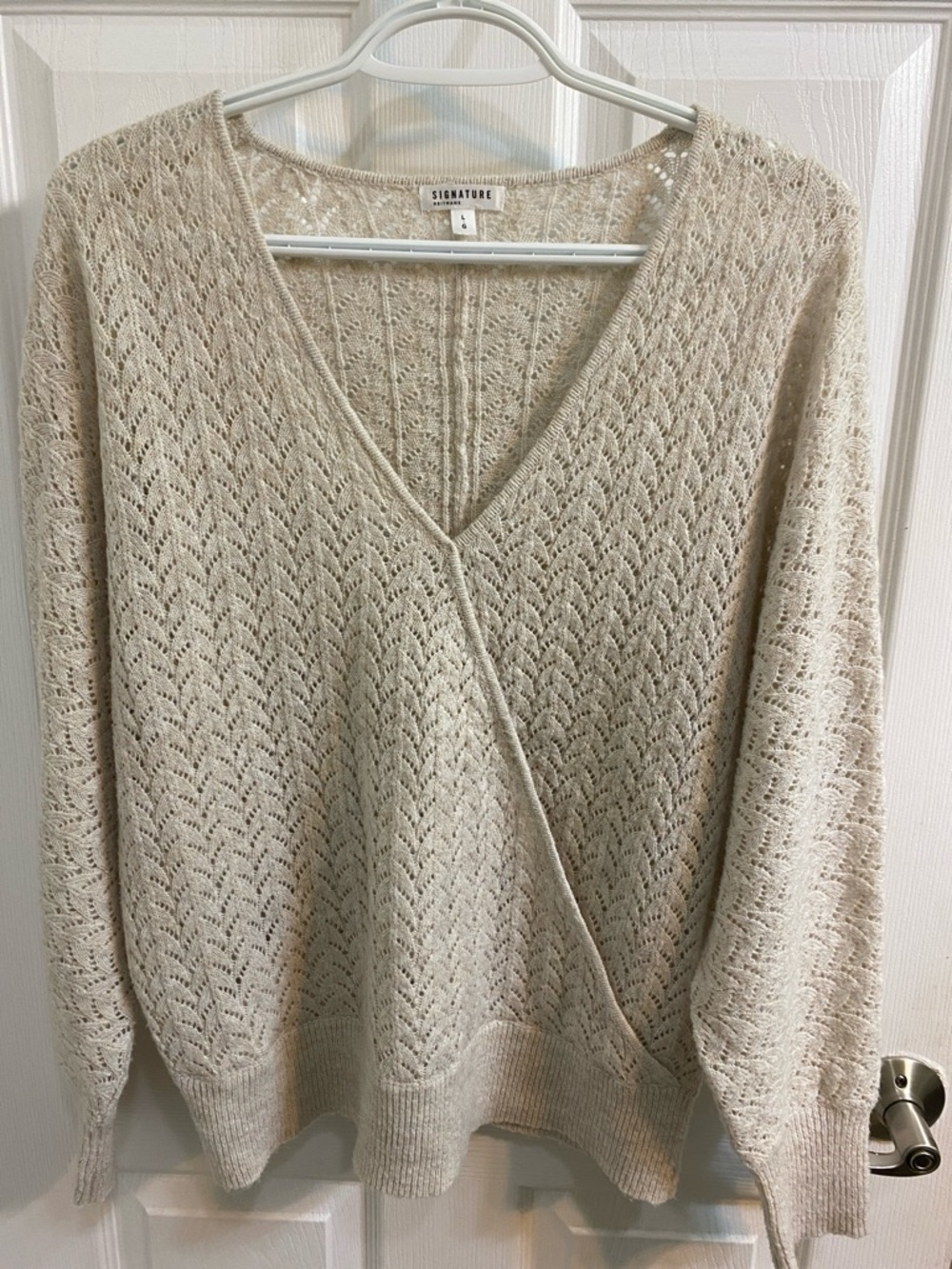 Signature Reitmans Cross Front Loose Knit Cream Sweater Women’s Size Large Soft